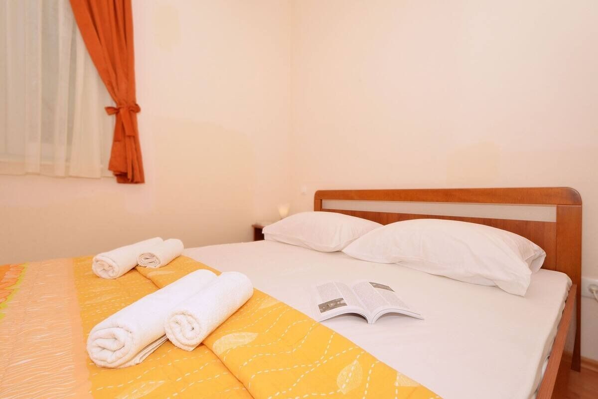 Apartments Sima 104011-A3