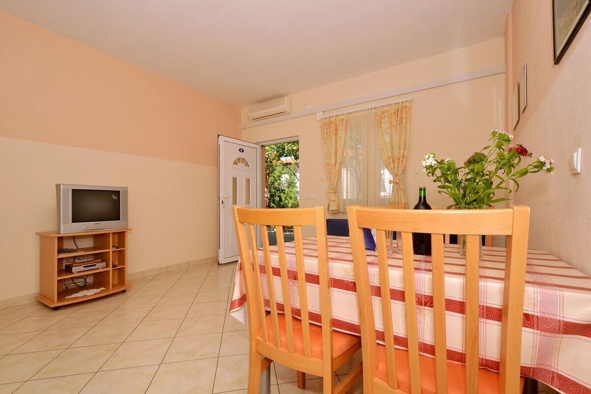 Apartments Sima 104011-A4