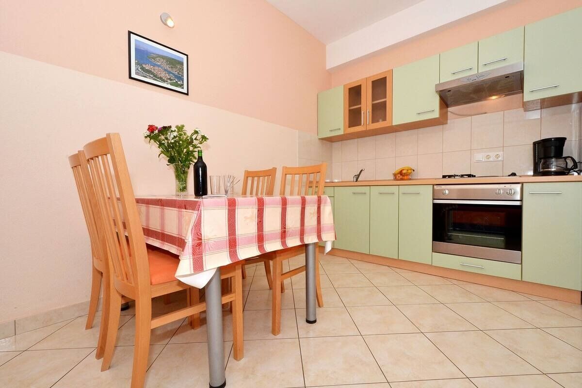 Apartments Sima 104011-A4
