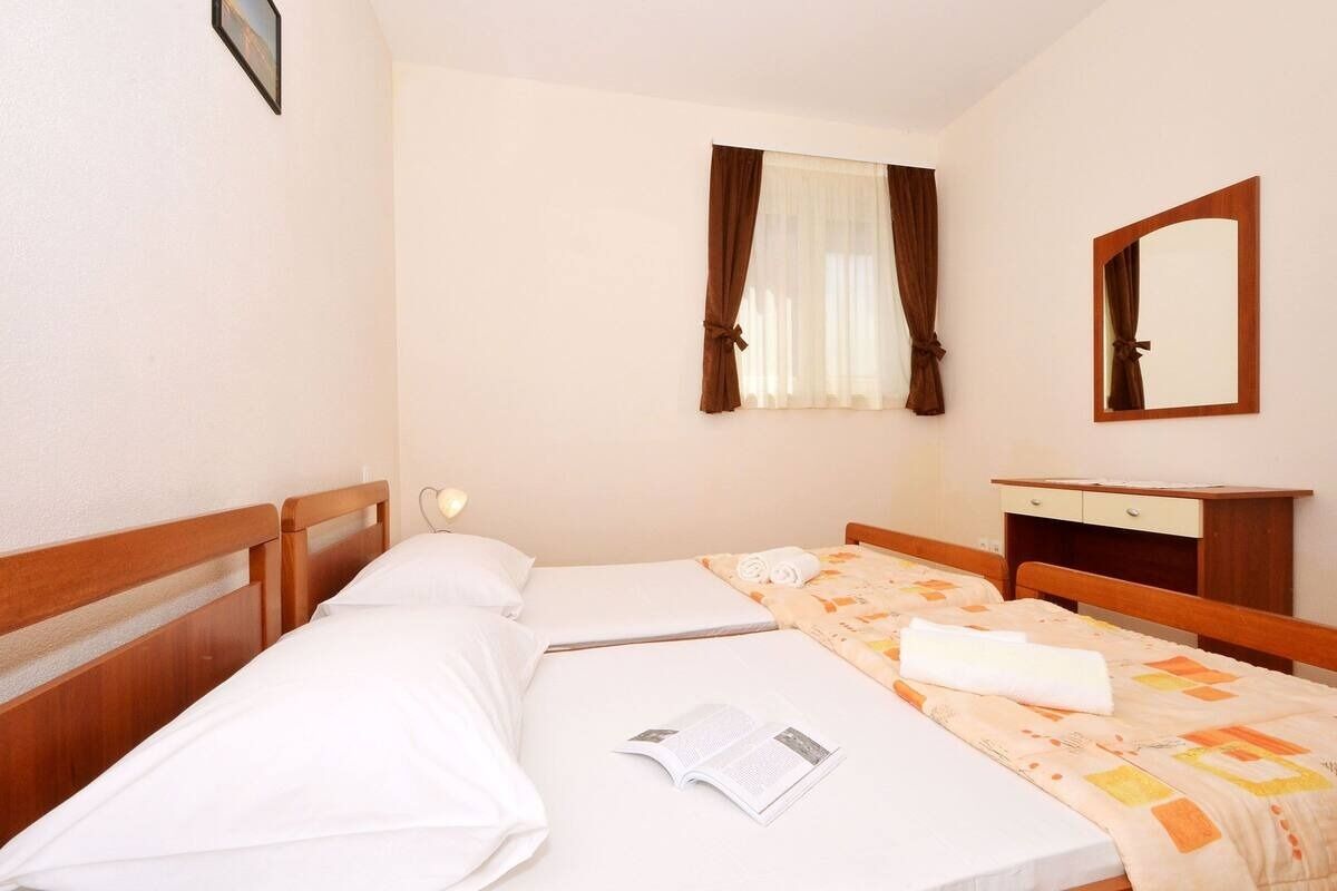 Apartments Sima 104011-A4