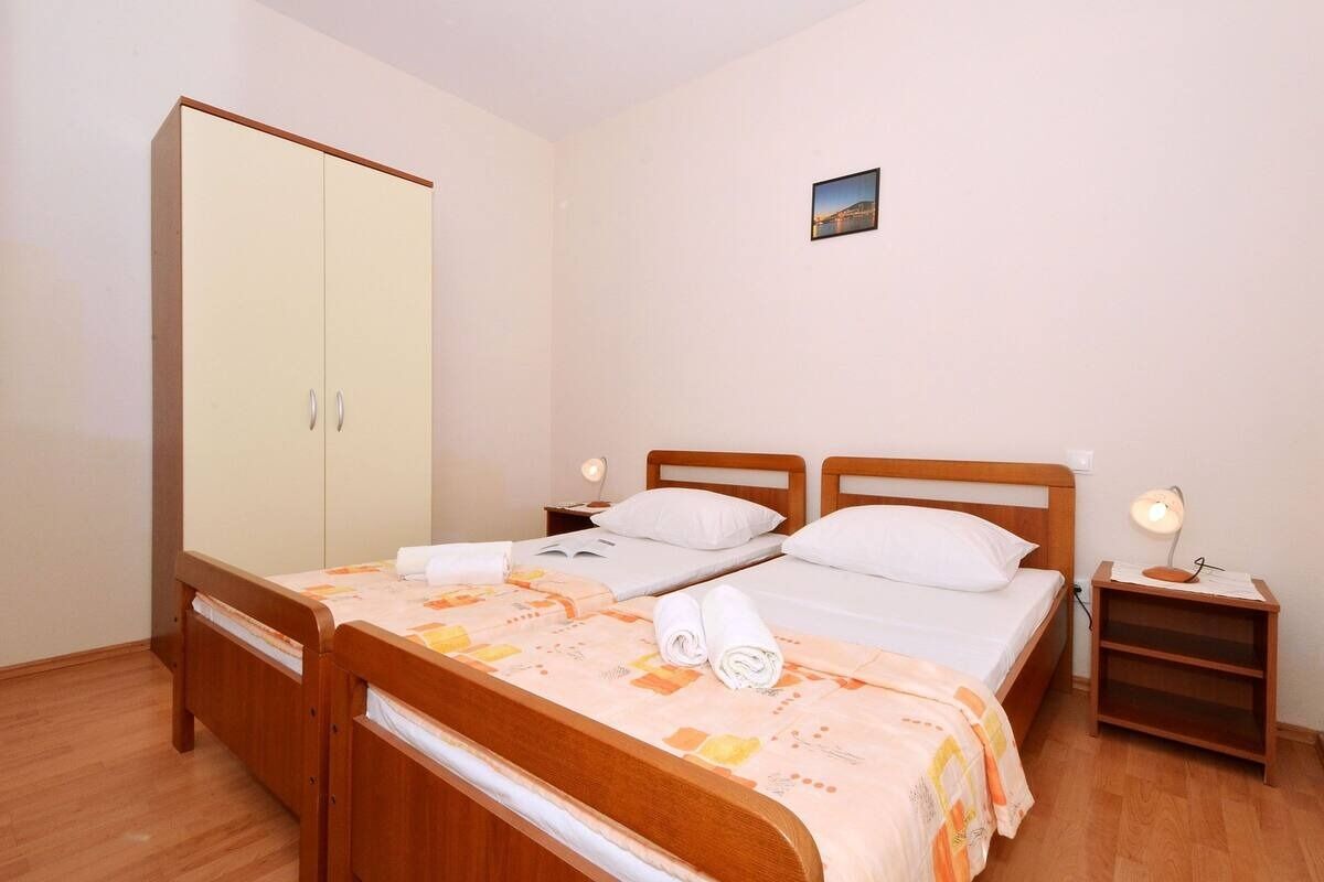Apartments Sima 104011-A4