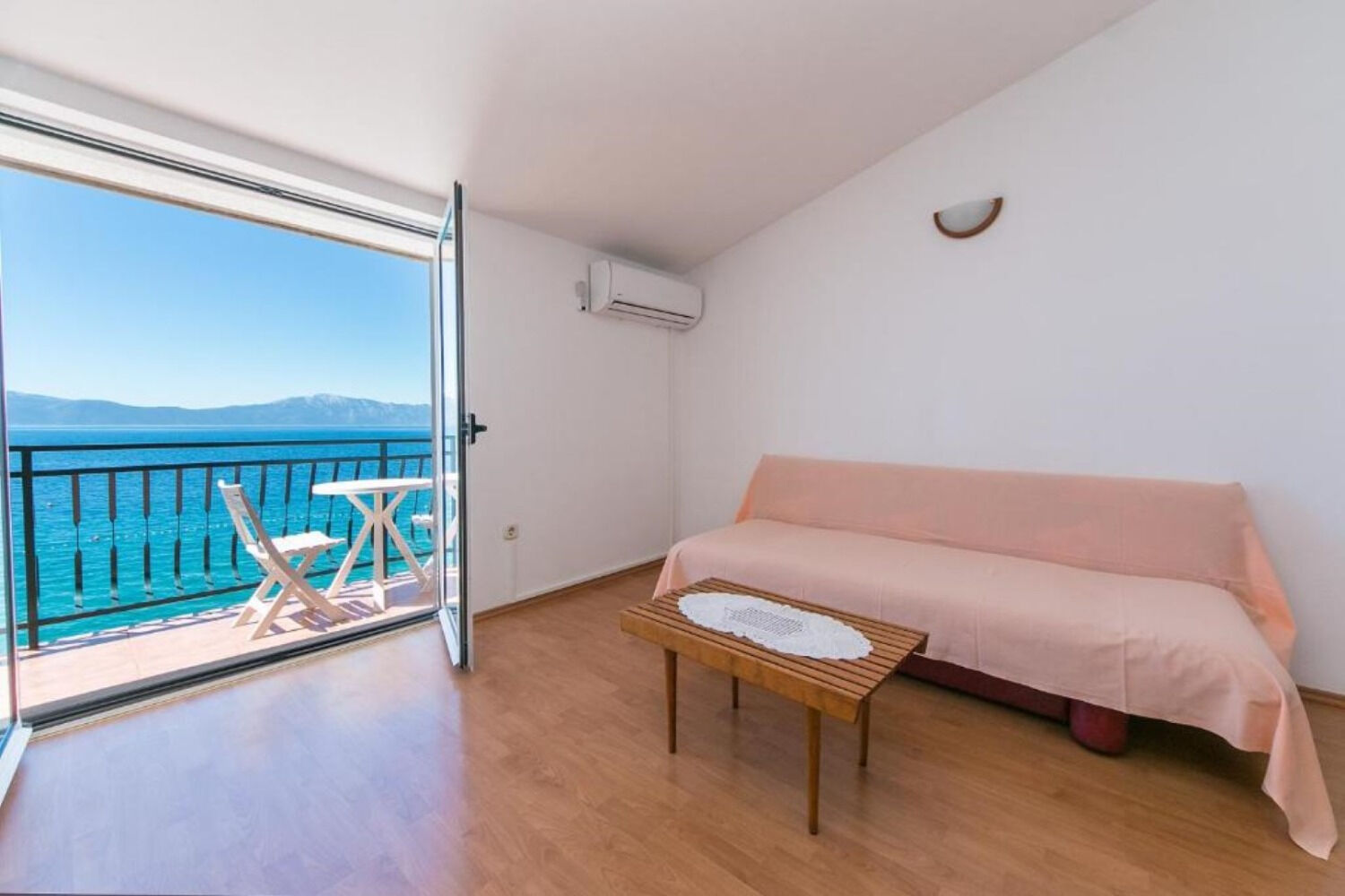 Apartments Gordan 104031-A1