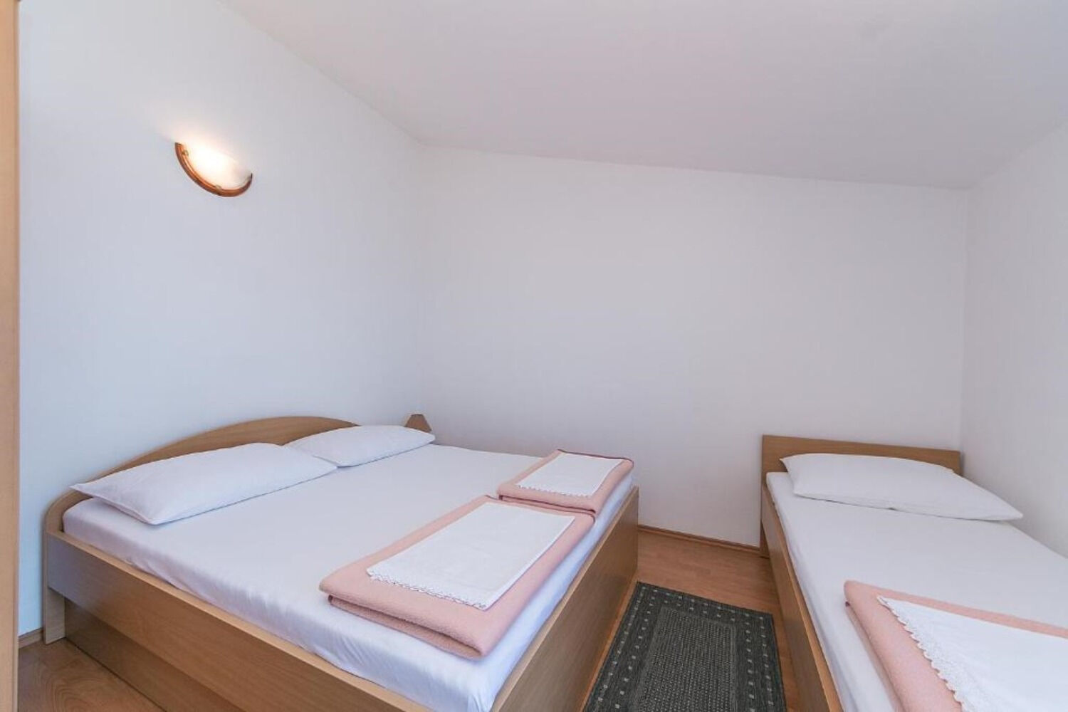 Apartments Gordan 104031-A1