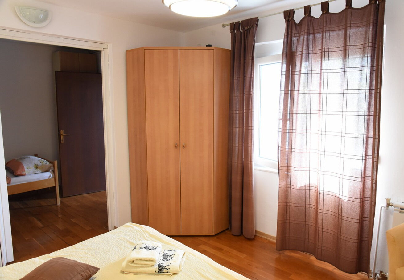 Apartments Ema 104051-A1
