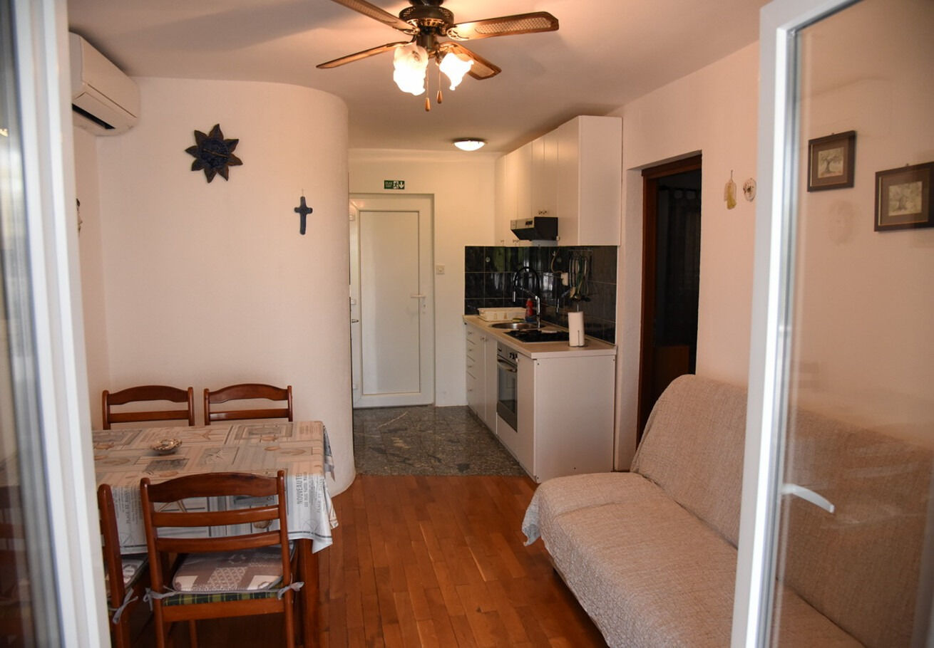 Apartments Ema 104051-A2