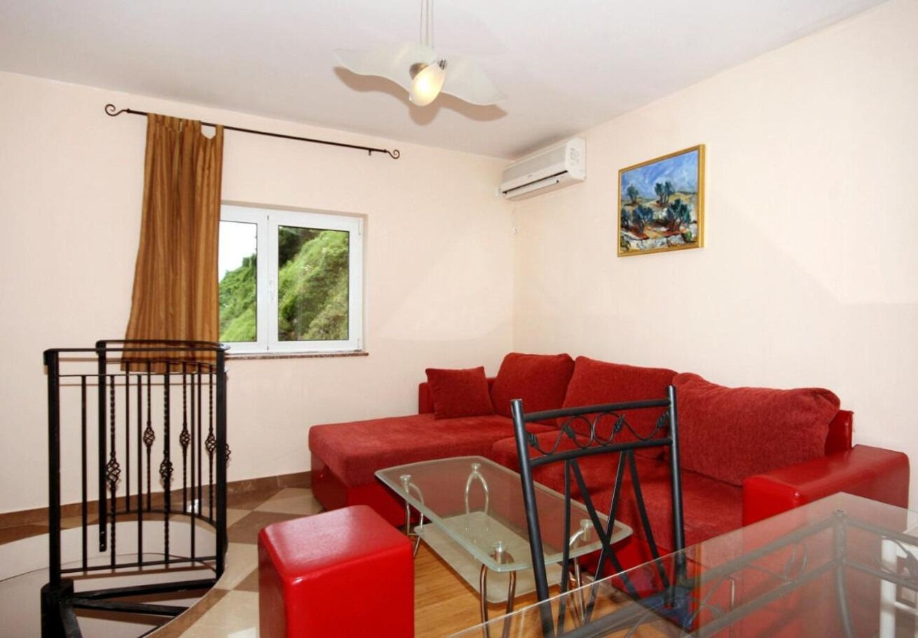 House Bernardica 104121-K1