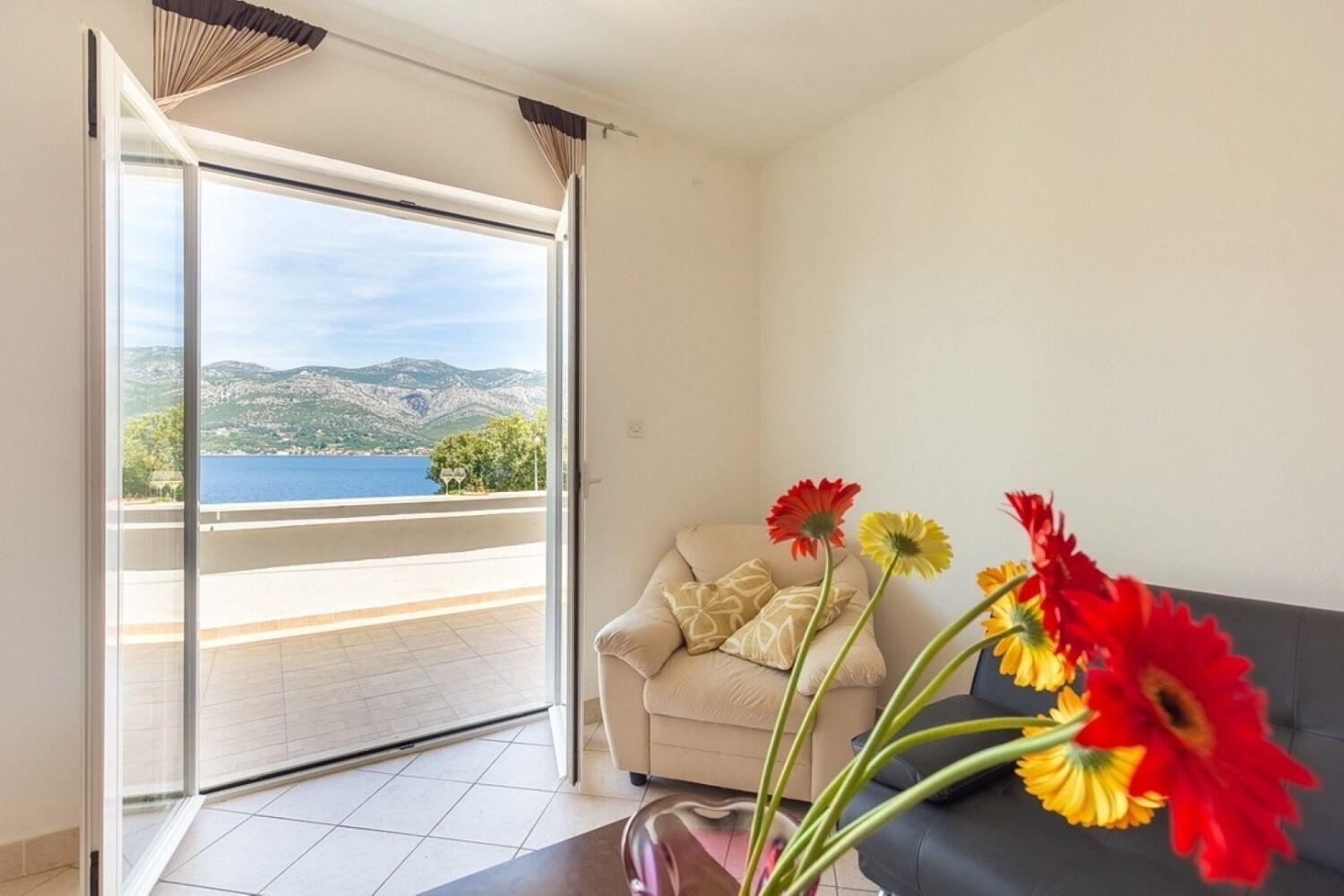 Apartments Mari 104201-A1