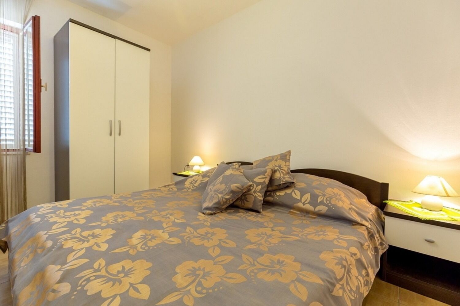 Apartments Mari 104201-A1