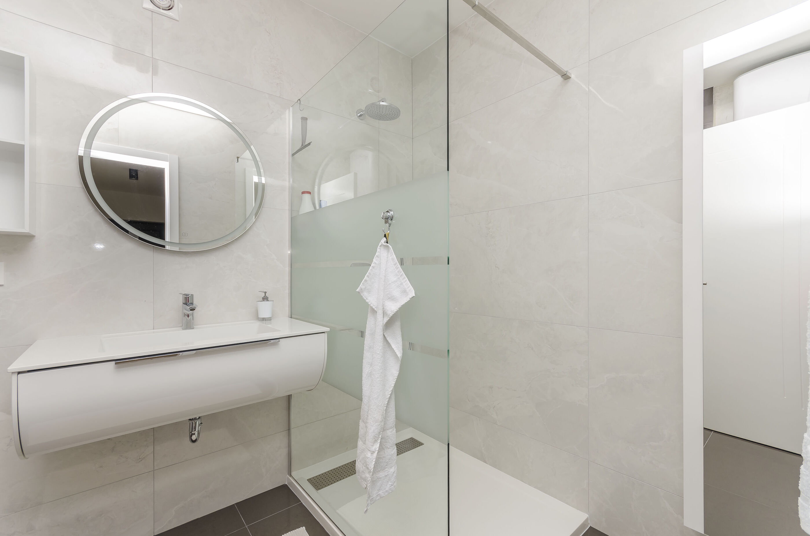 Apartment Adriatic with pool 104291-A1