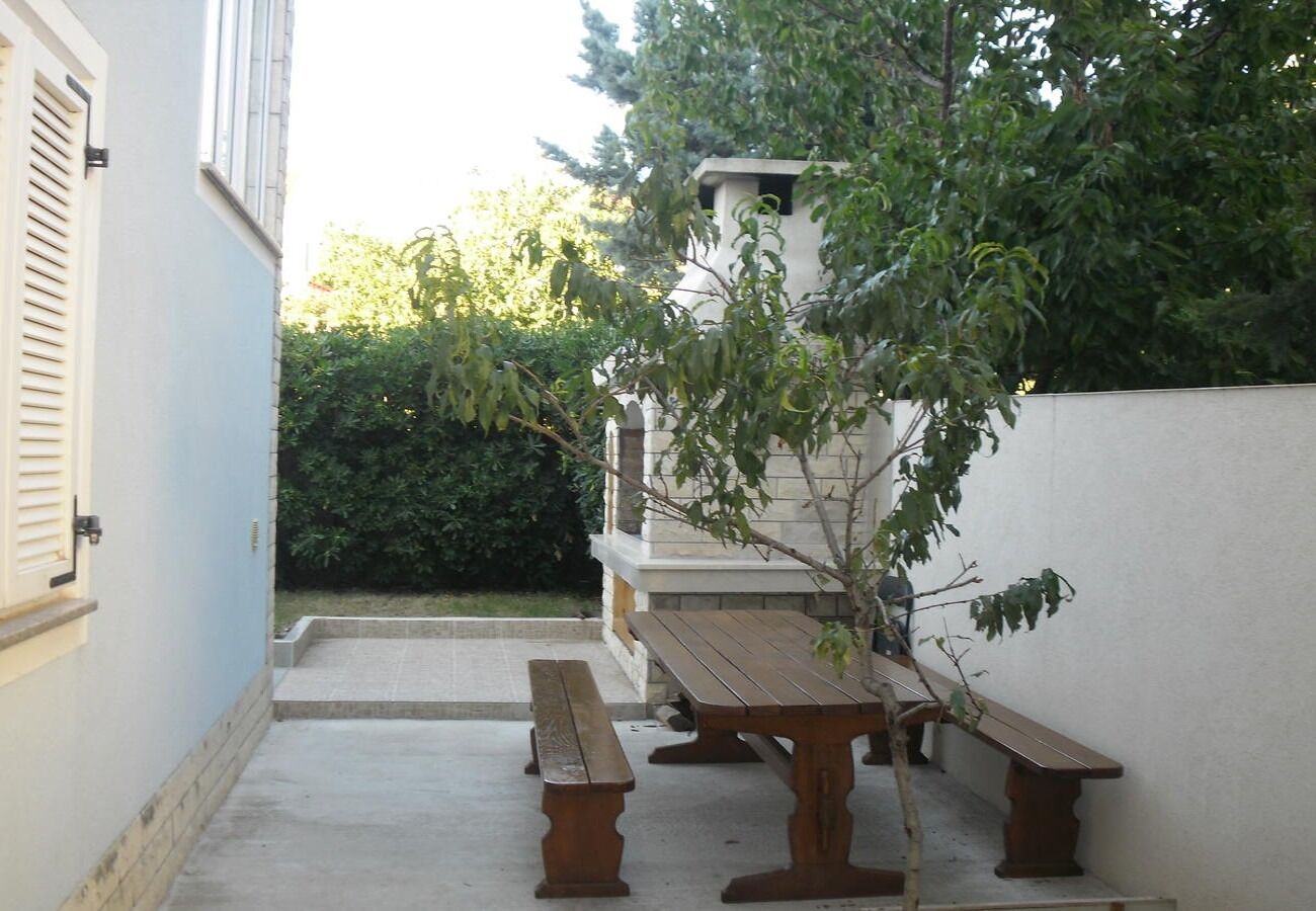 Apartments Vese 10447-A2