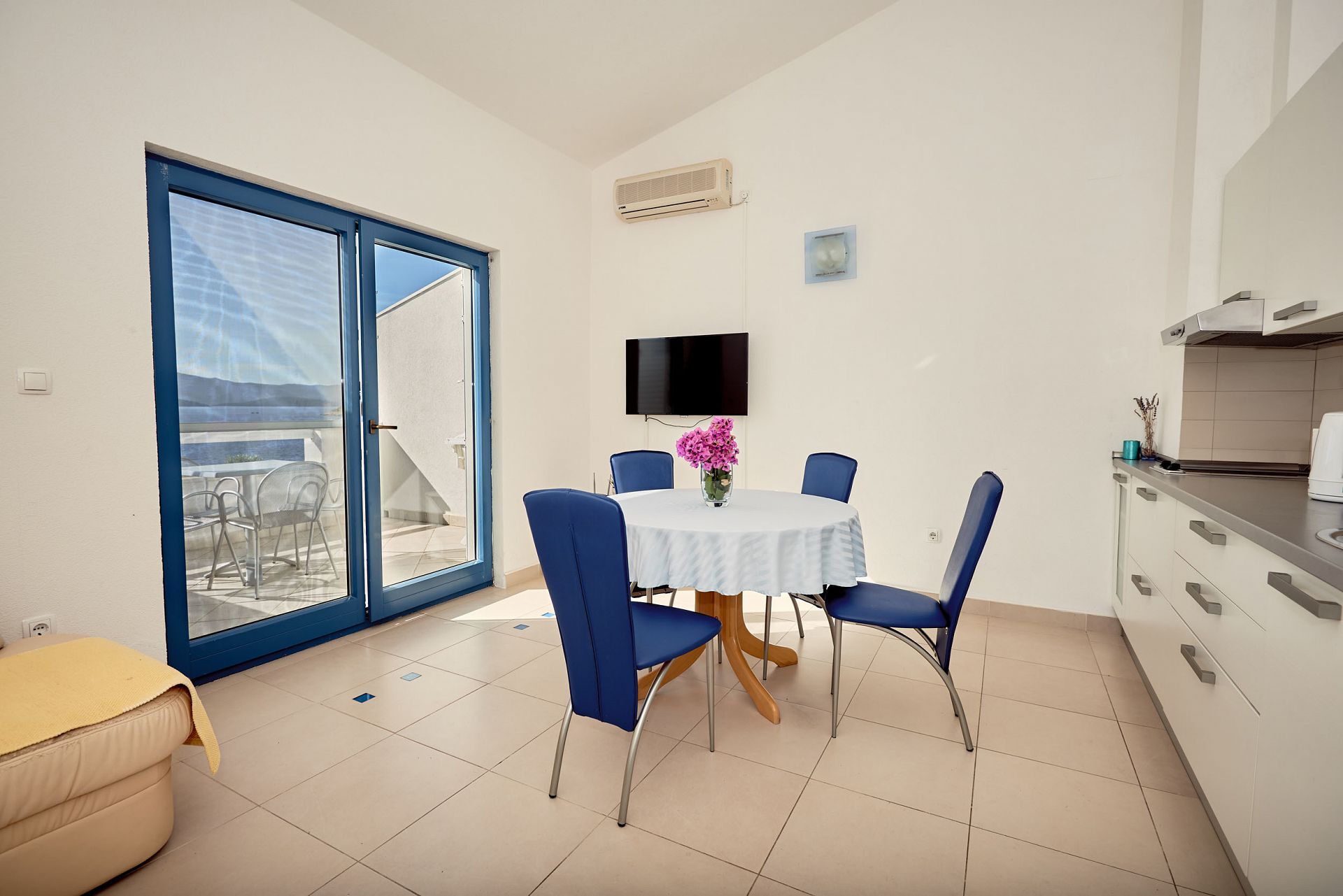 Apartments Sea front 10449-A1