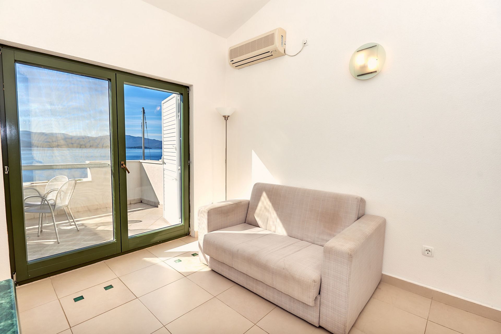 Apartments Sea front 10449-A3