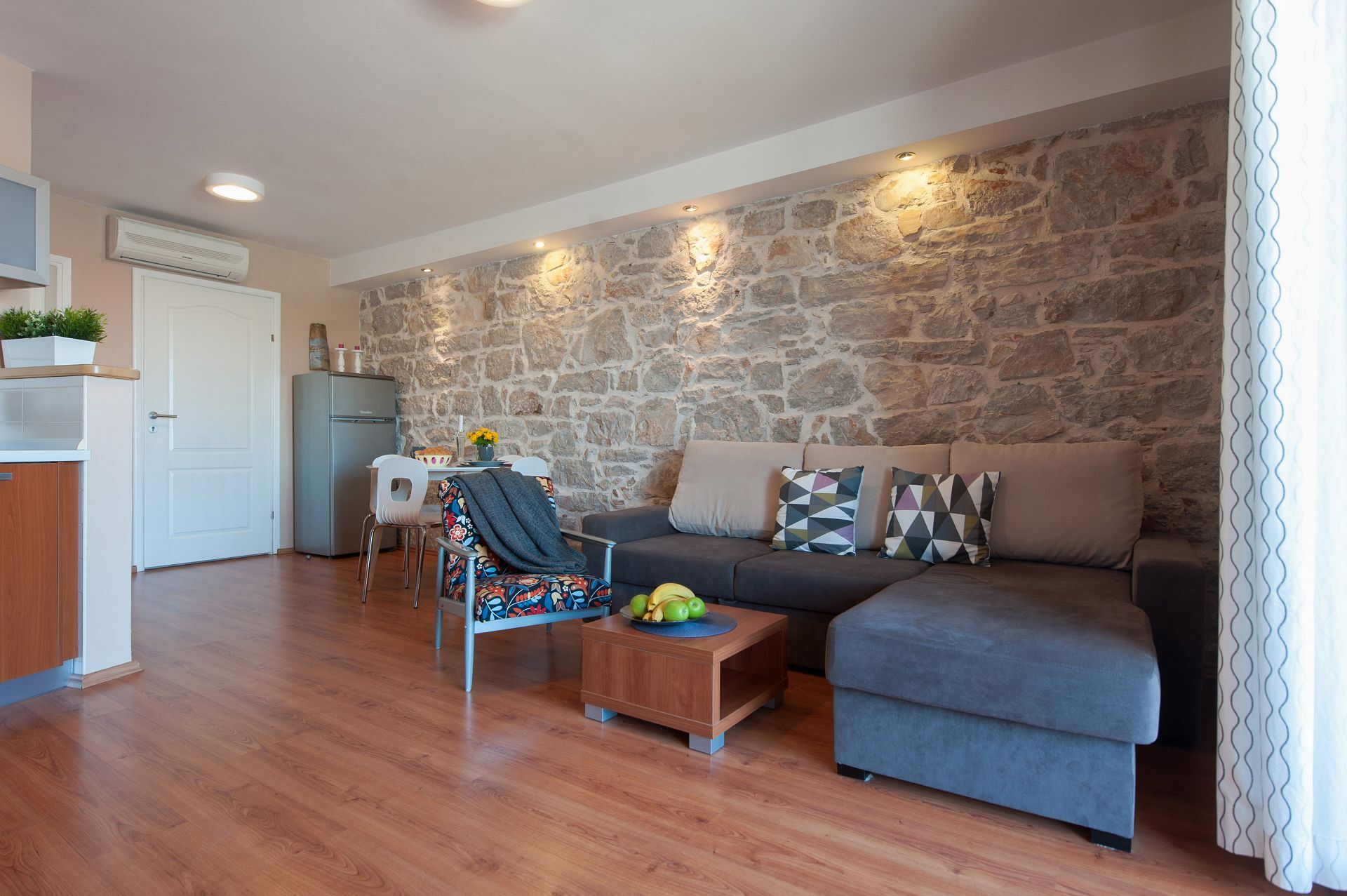 Apartments Ivan 104411-A1
