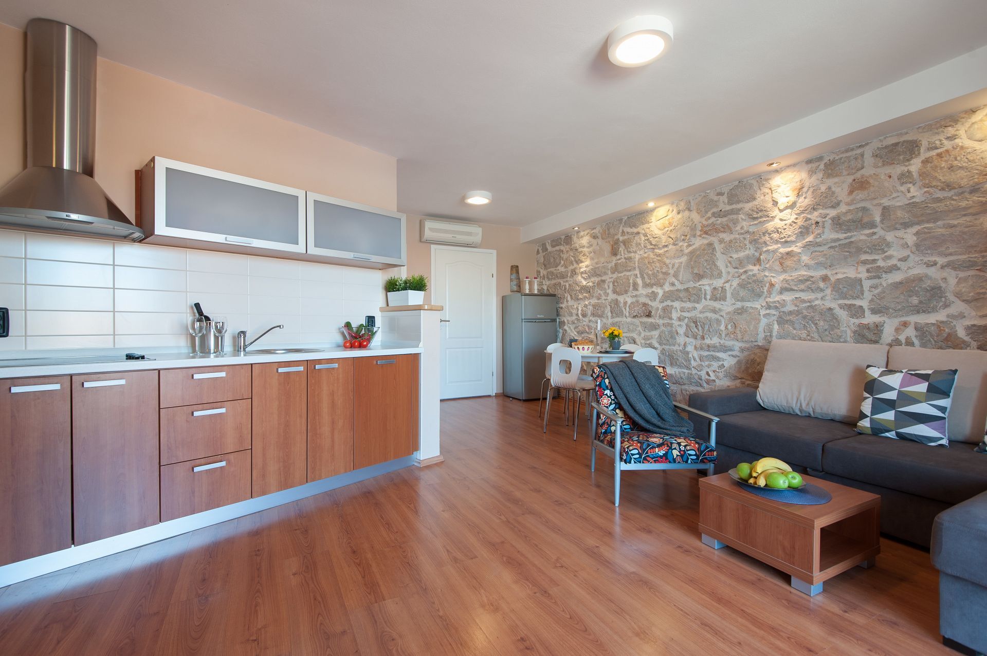 Apartments Ivan 104411-A1