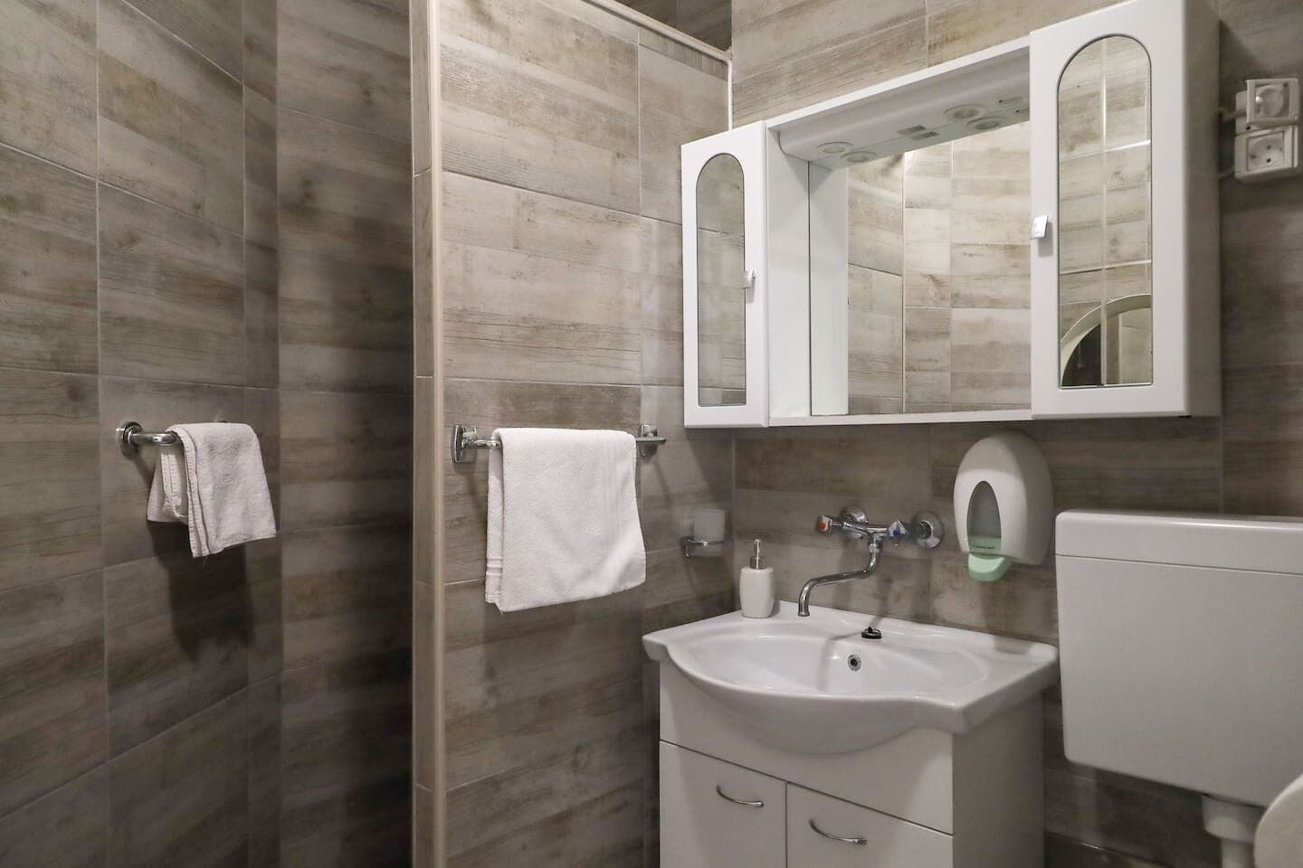 Apartments Novis 104421-A2