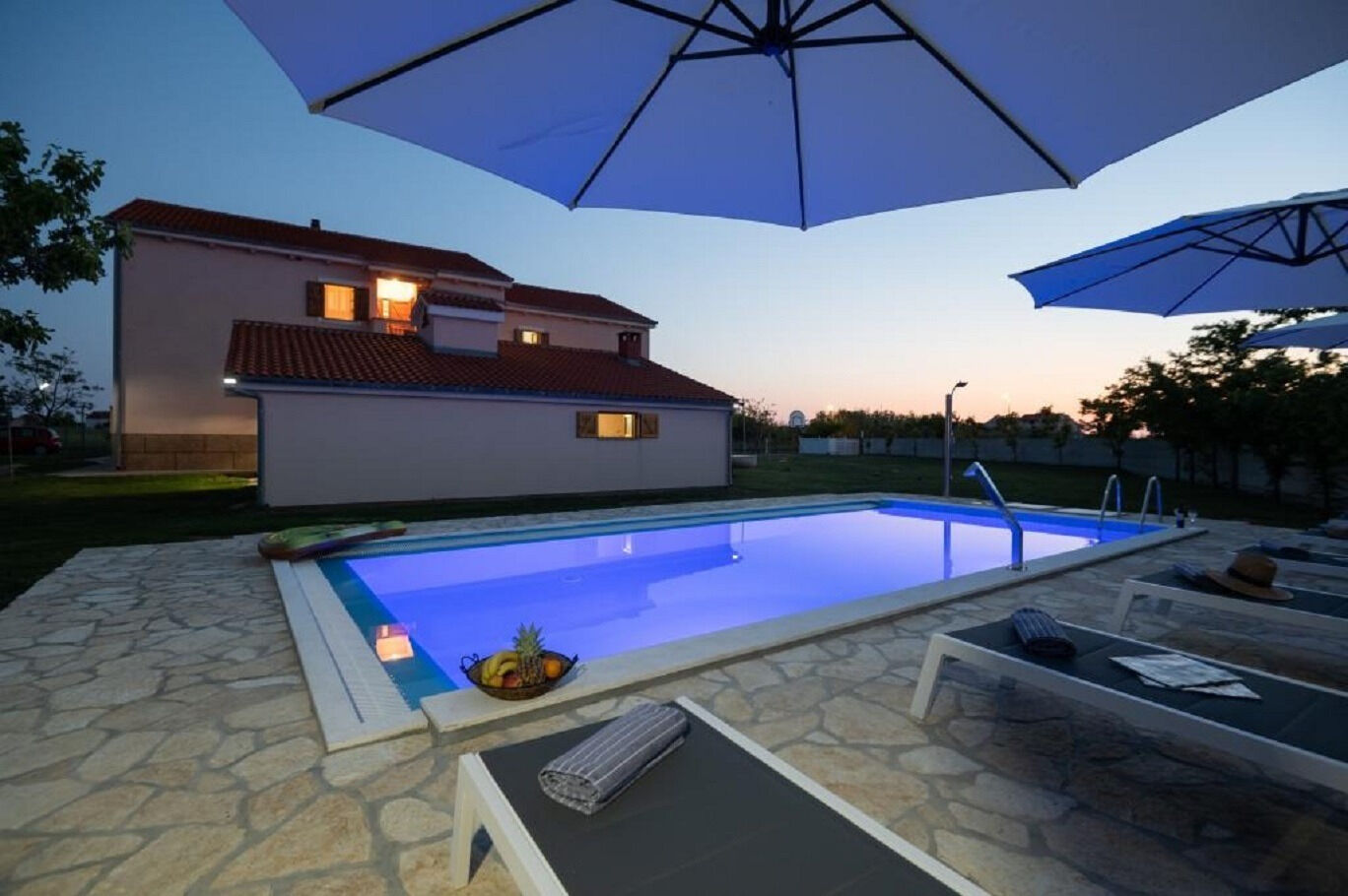 Apartments Armitage 10457-A3