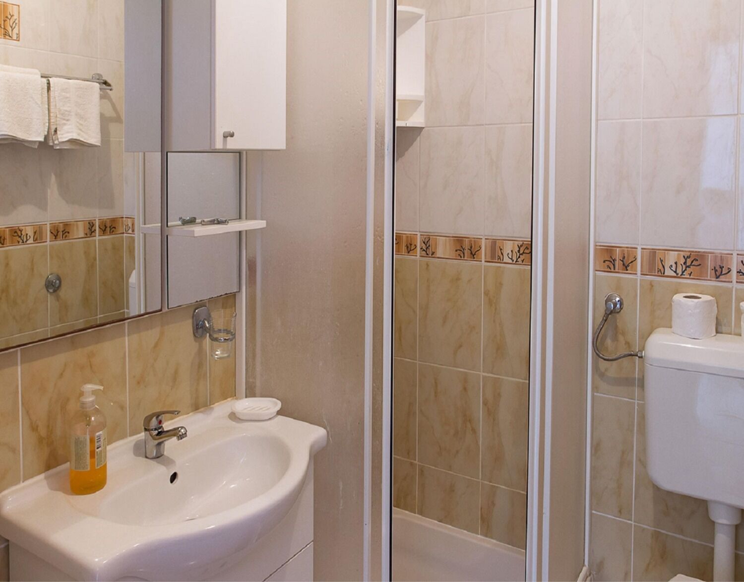 Apartments Super 104571-A3