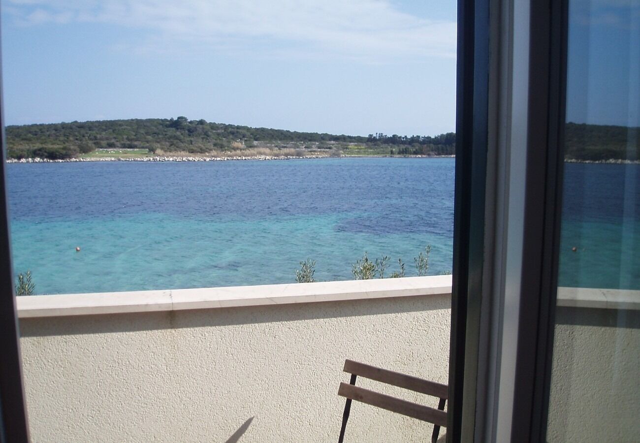 Apartments Azur 104721-A1