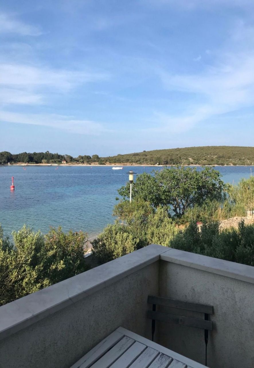 Apartments Azur 104721-A1