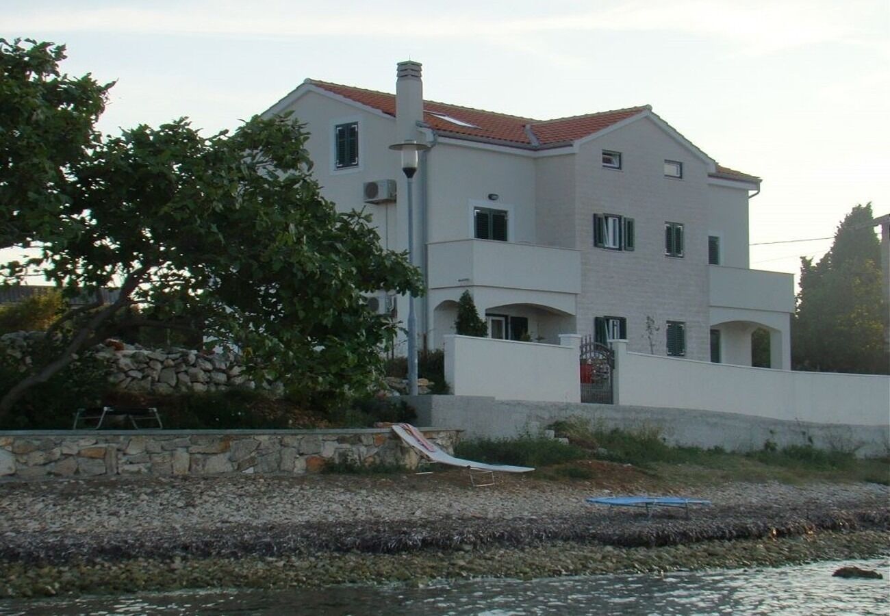 Apartments Azur 104721-A1