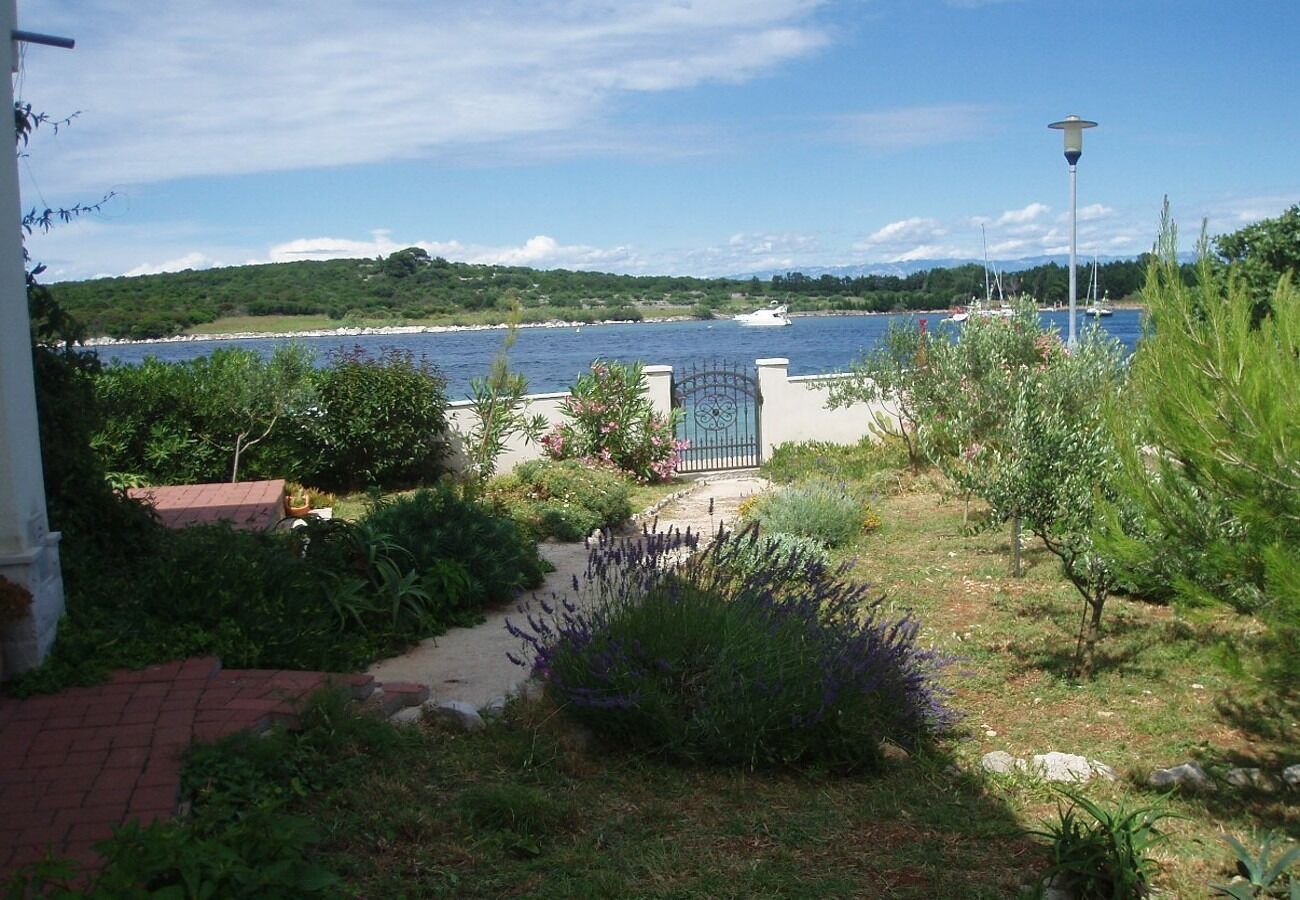 Apartments Azur 104721-A1