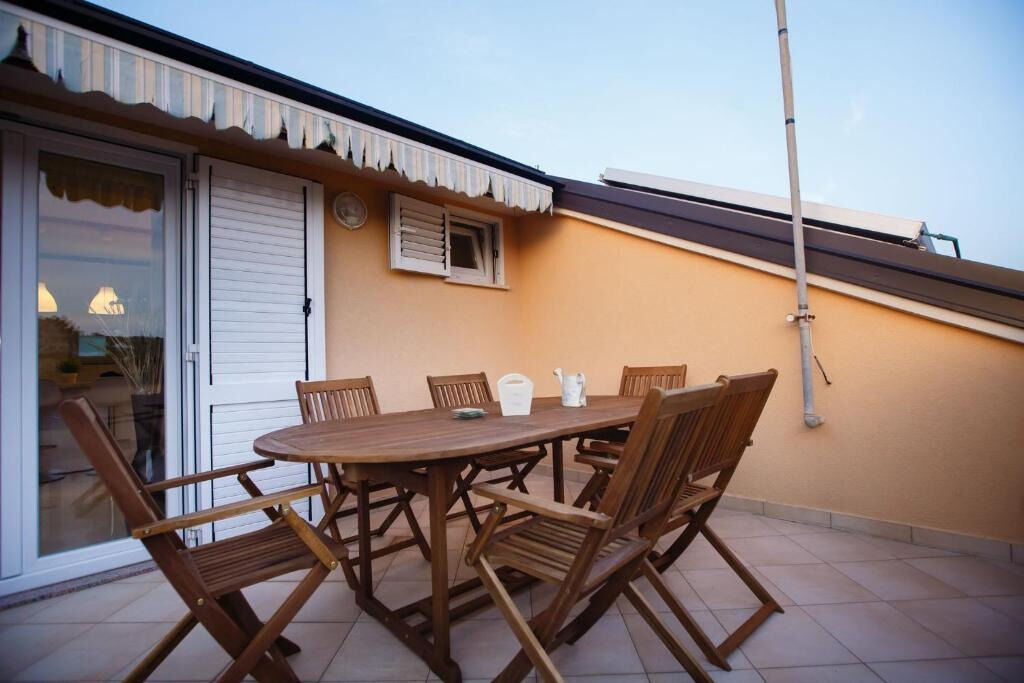 Apartments Spomenka 104761-A3