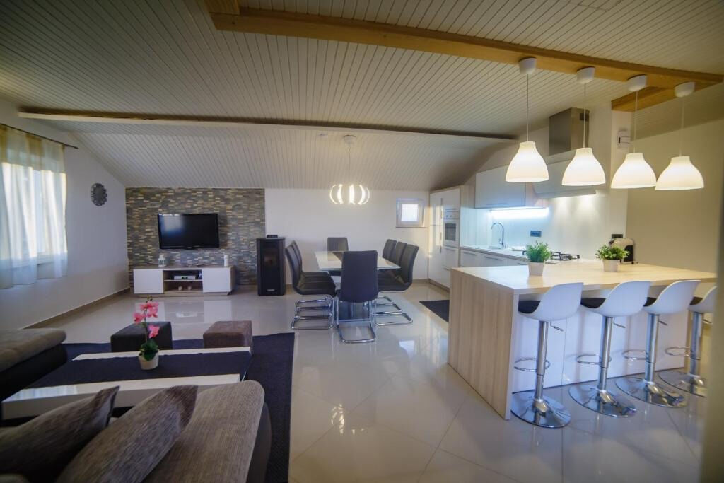 Apartments Spomenka 104761-A3