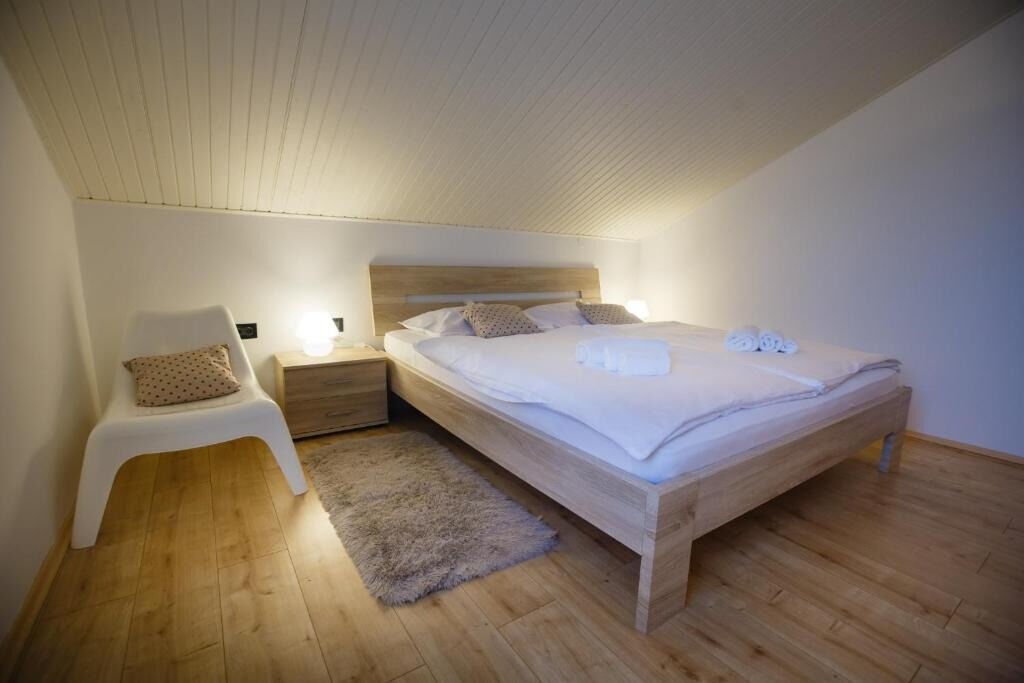 Apartments Spomenka 104761-A3