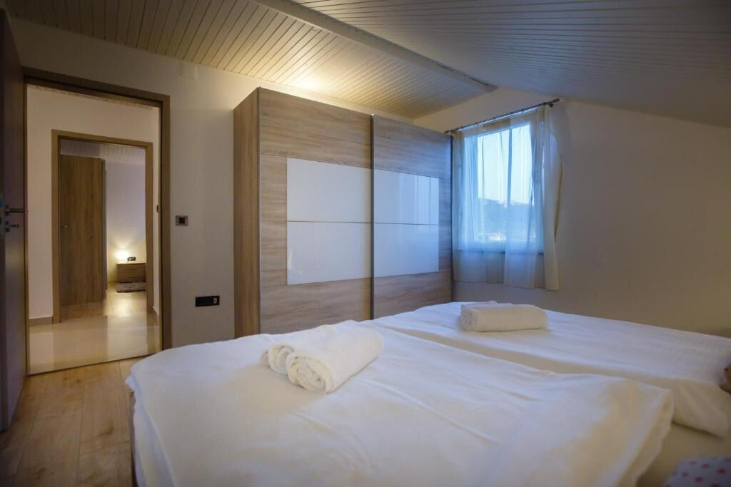 Apartments Spomenka 104761-A3
