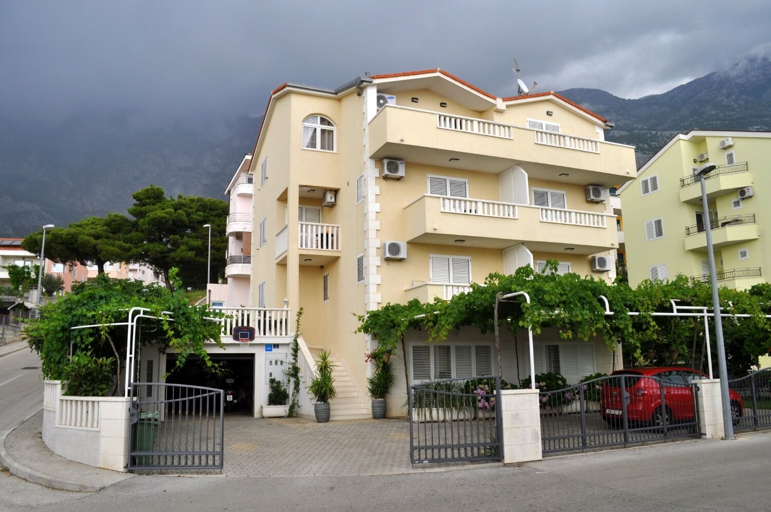 Apartments Ivi 10484-A2