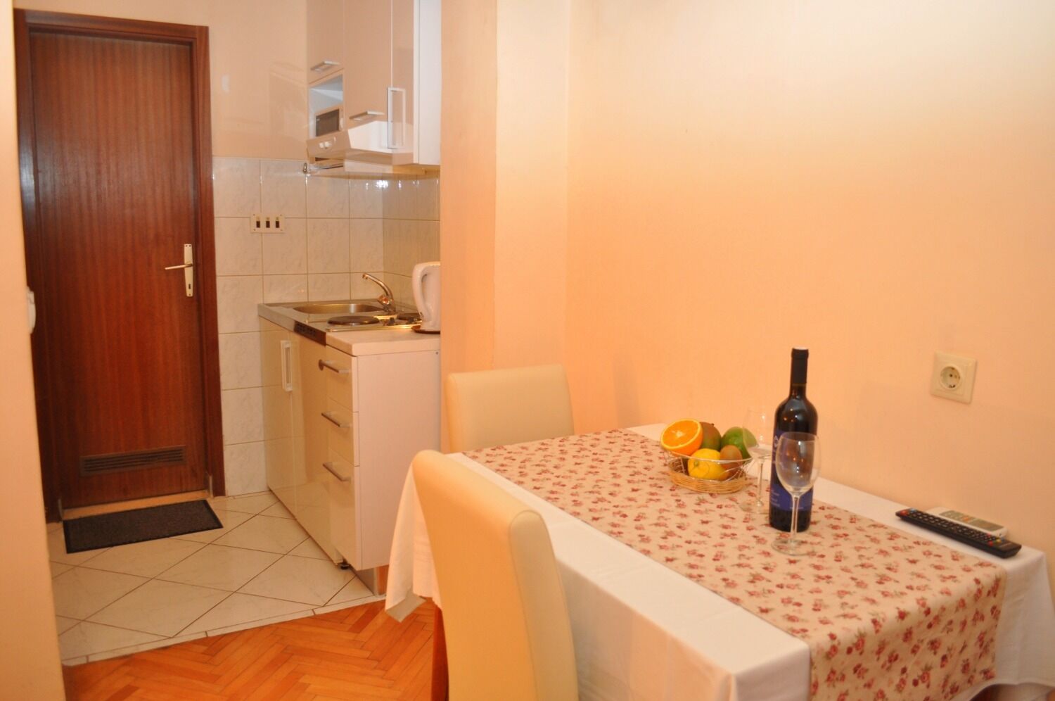 Room Ljuba 10494-A1