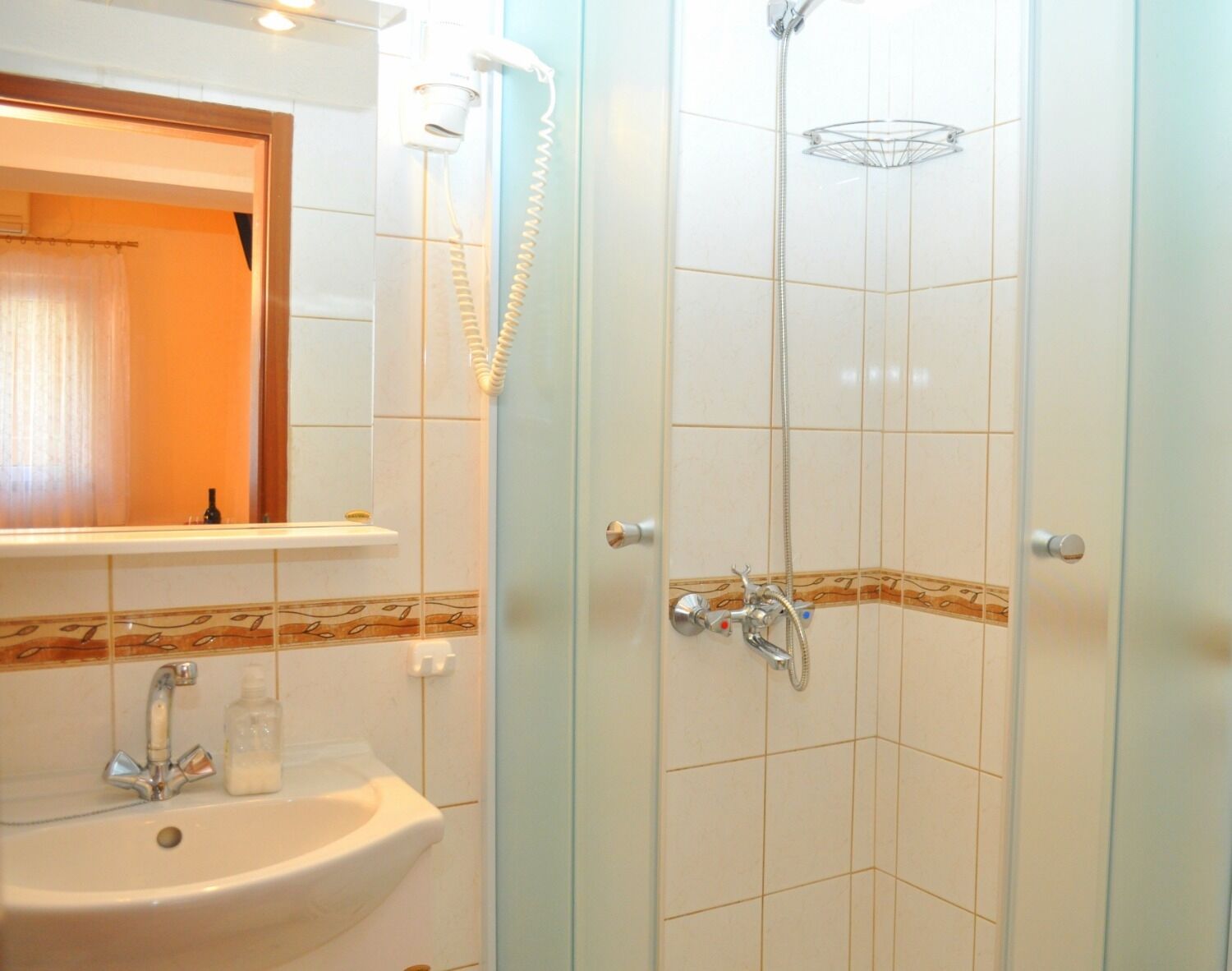 Room Ljuba 10494-A1