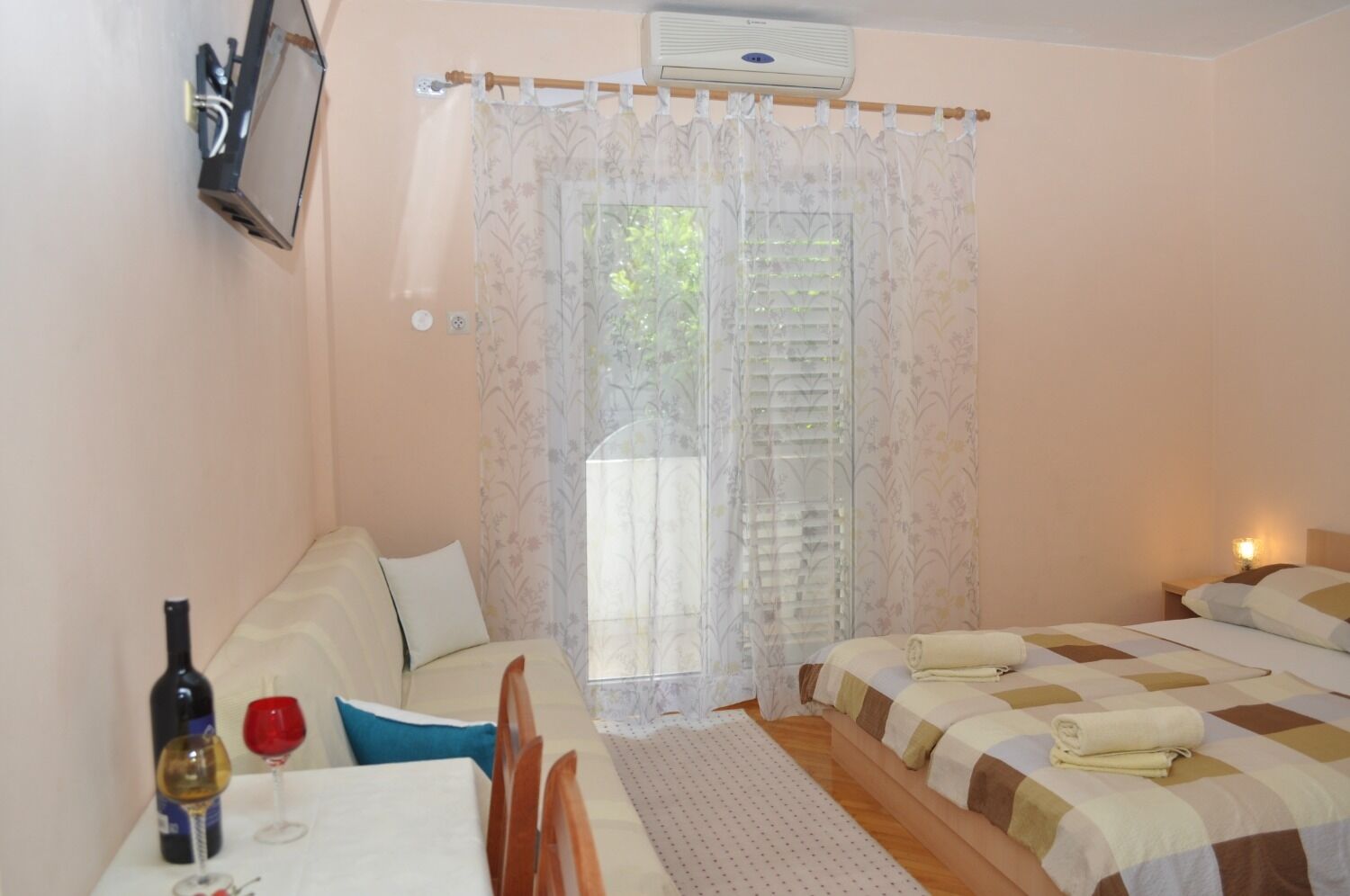 Room Ljuba 10494-A2