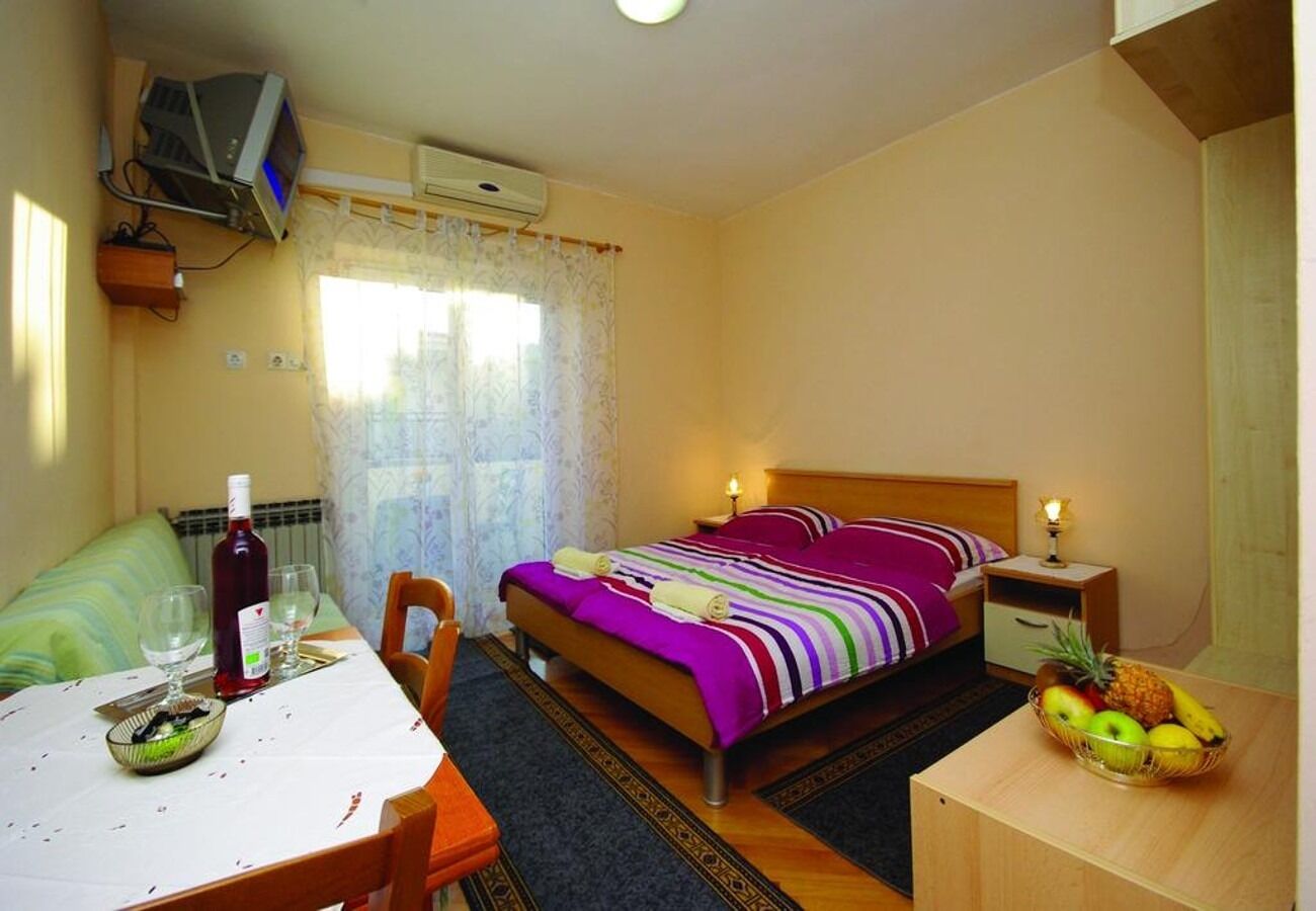 Room Ljuba 10494-A6