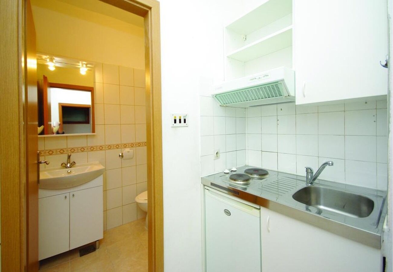 Room Ljuba 10494-A6