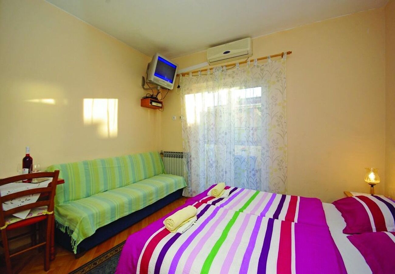 Room Ljuba 10494-A6