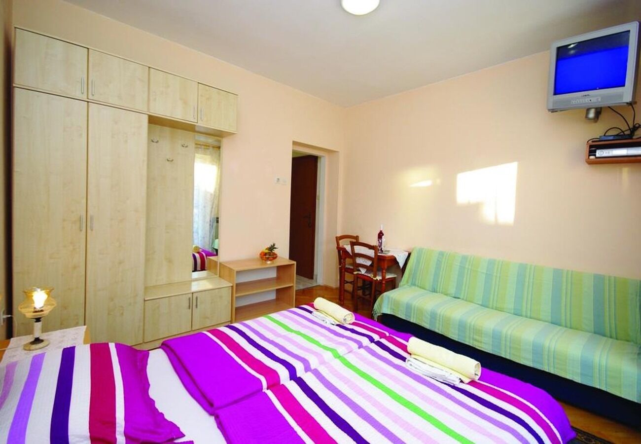 Room Ljuba 10494-A6