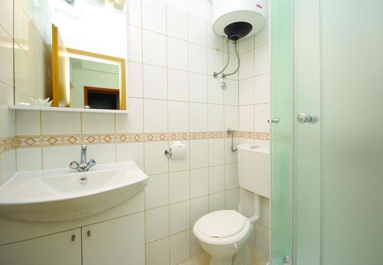 Room Ljuba 10494-A6