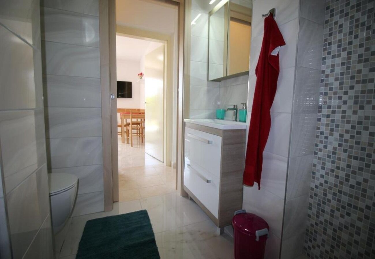Apartments Dragi 10164-A2