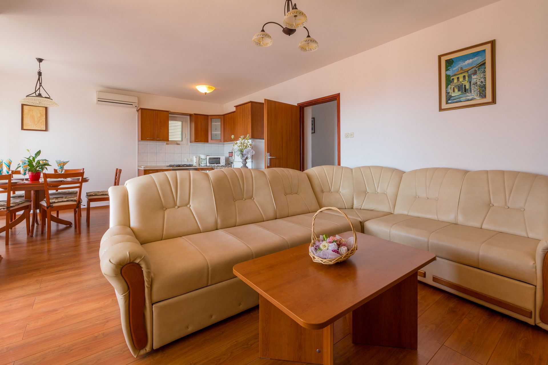 Apartments Tomica 105011-A1