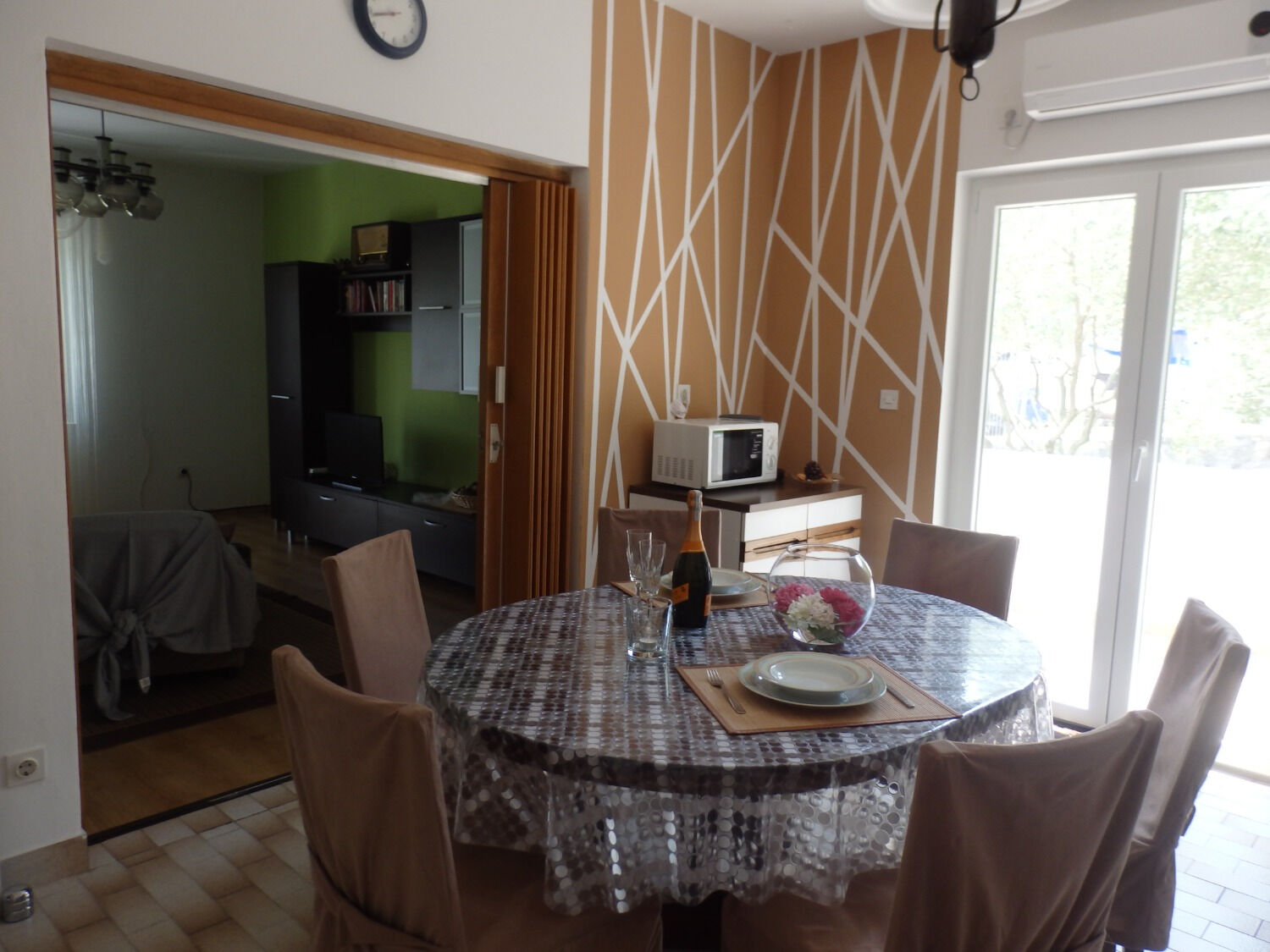 Apartments Suzy 10513-A1