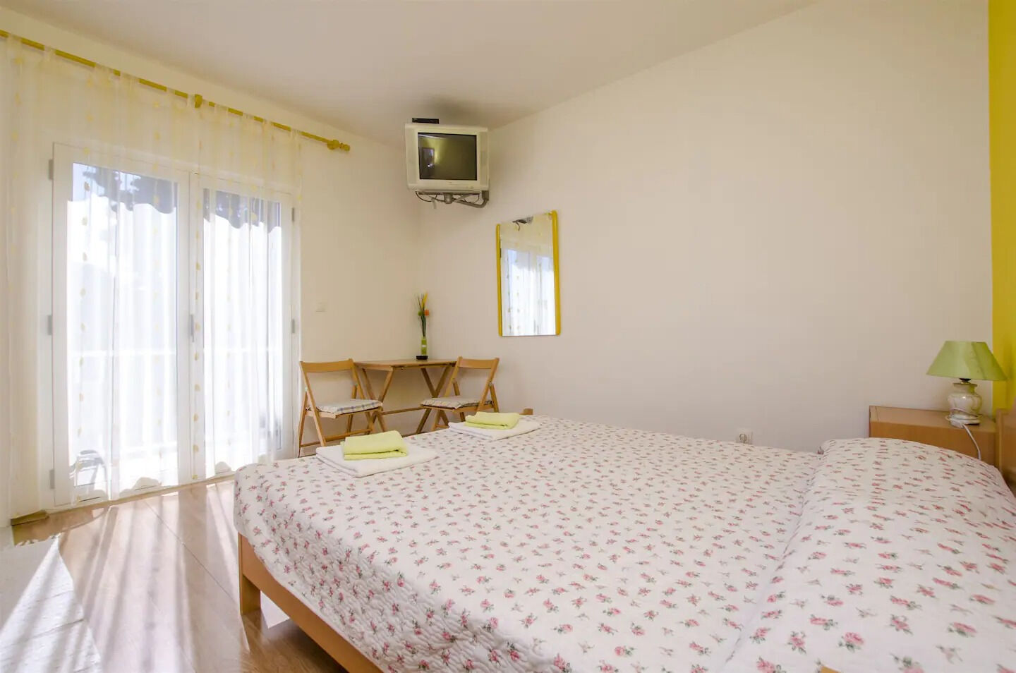 Apartment and Room Mini 10519-A1