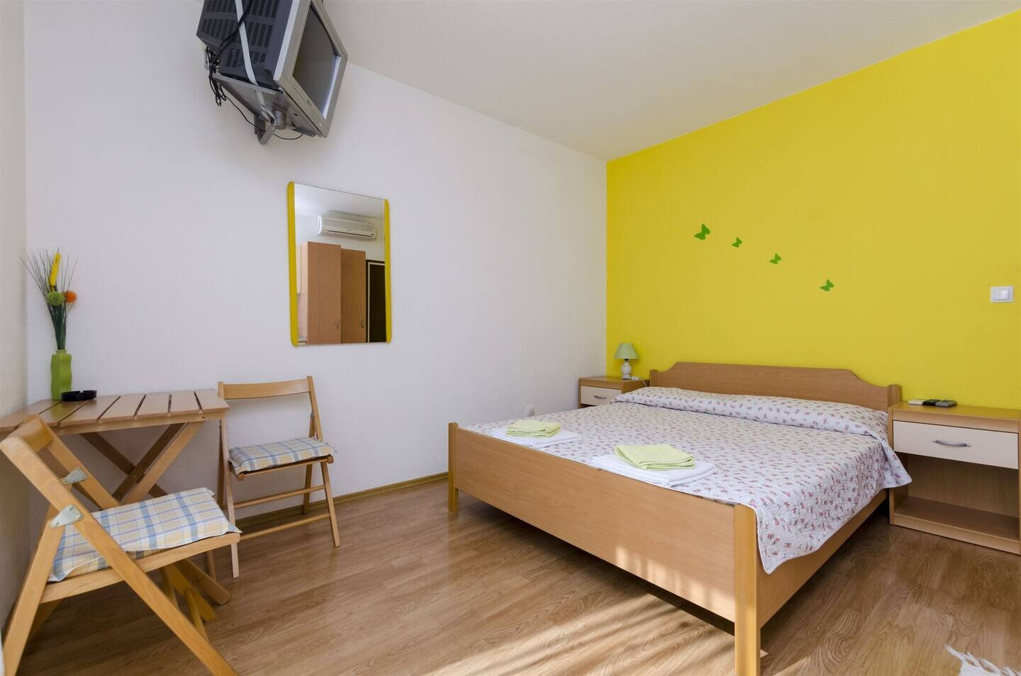 Apartment and Room Mini 10519-A1