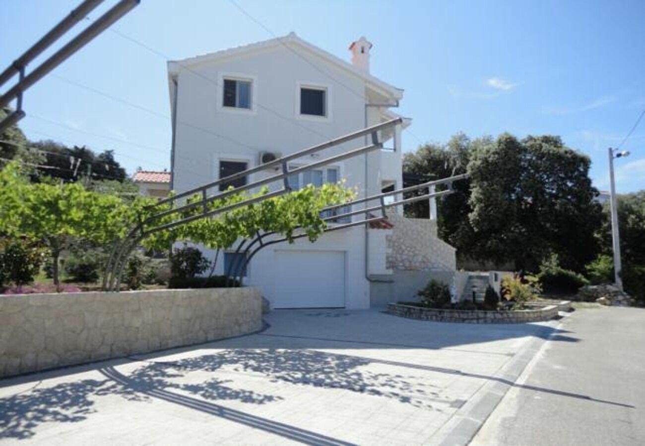 Apartments Mari 105121-A1
