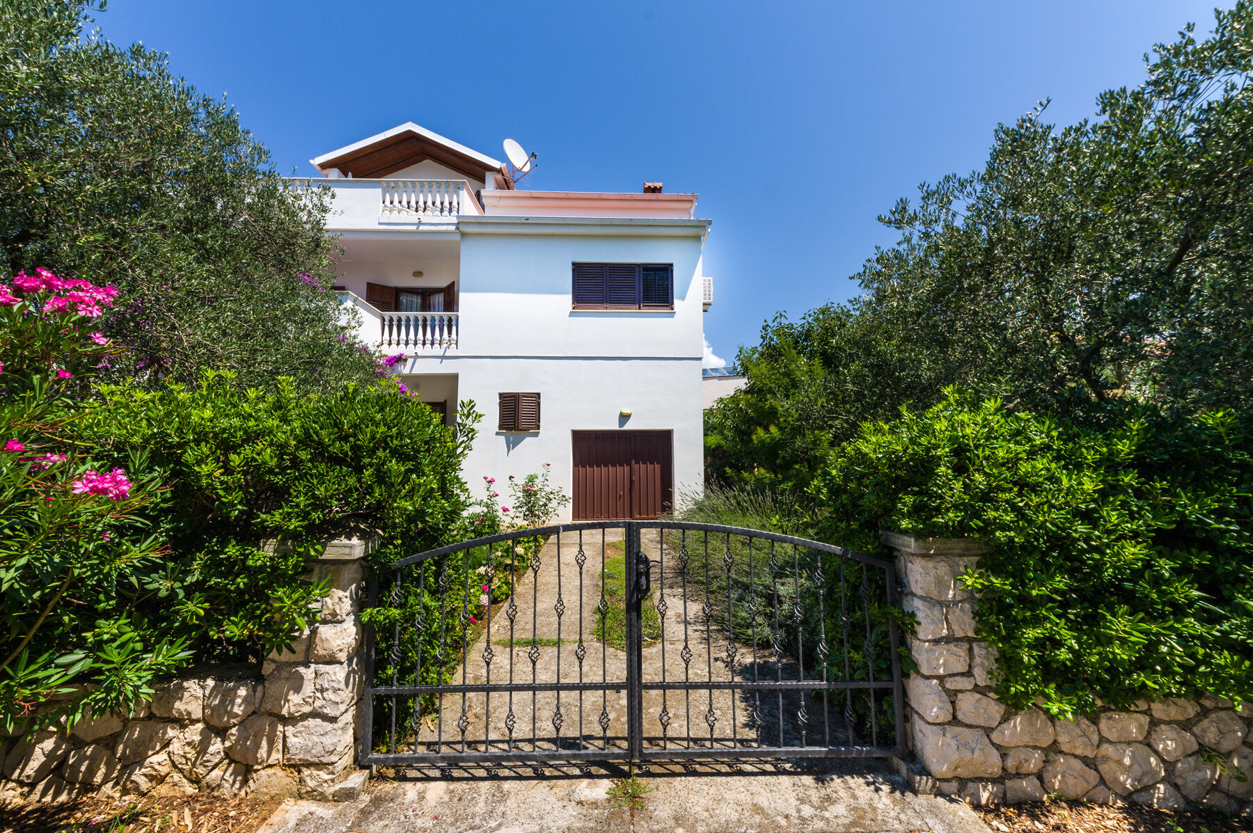 Apartments Pupa 105141-A1
