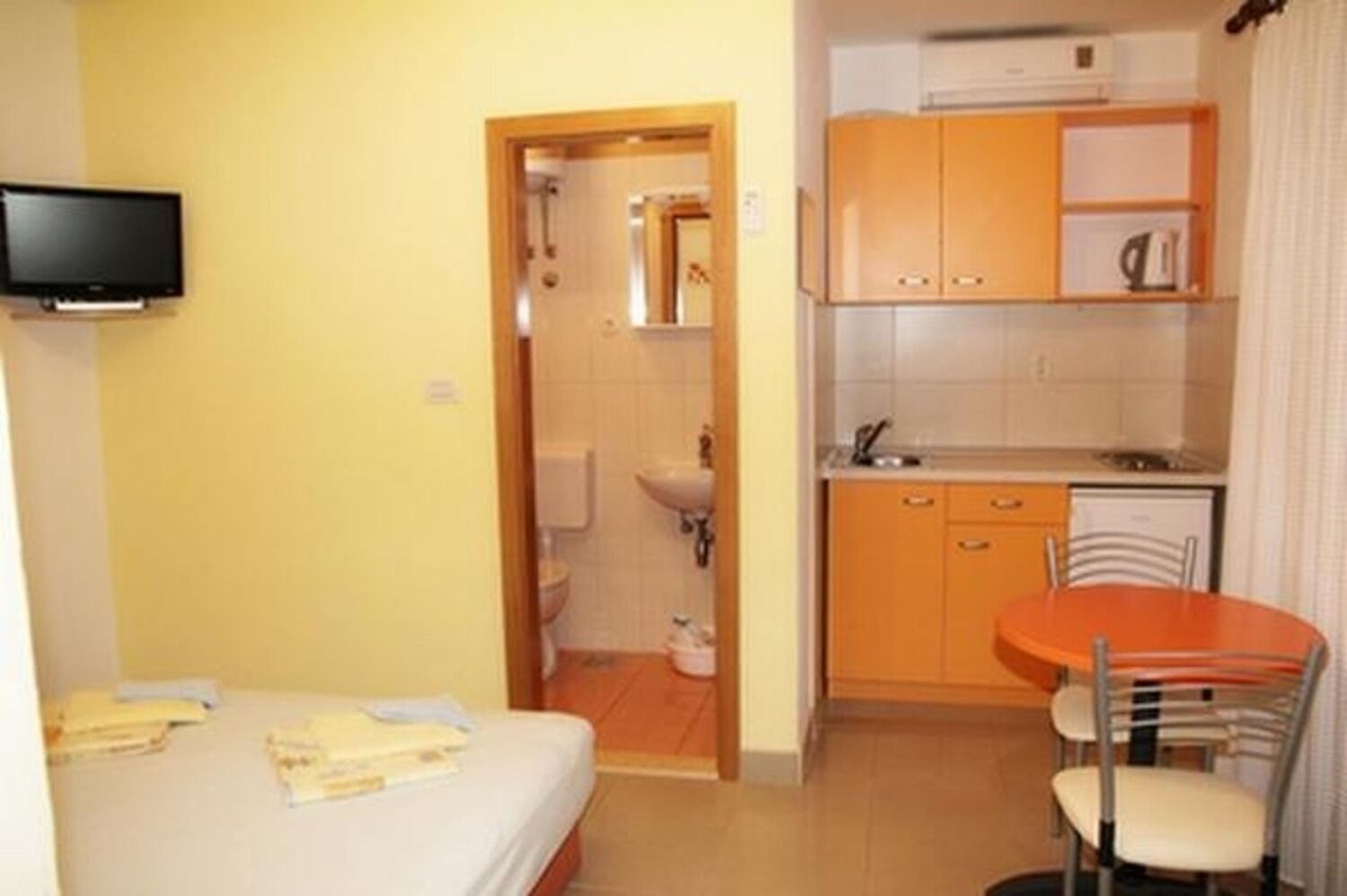 Apartments Sini 10227-A3