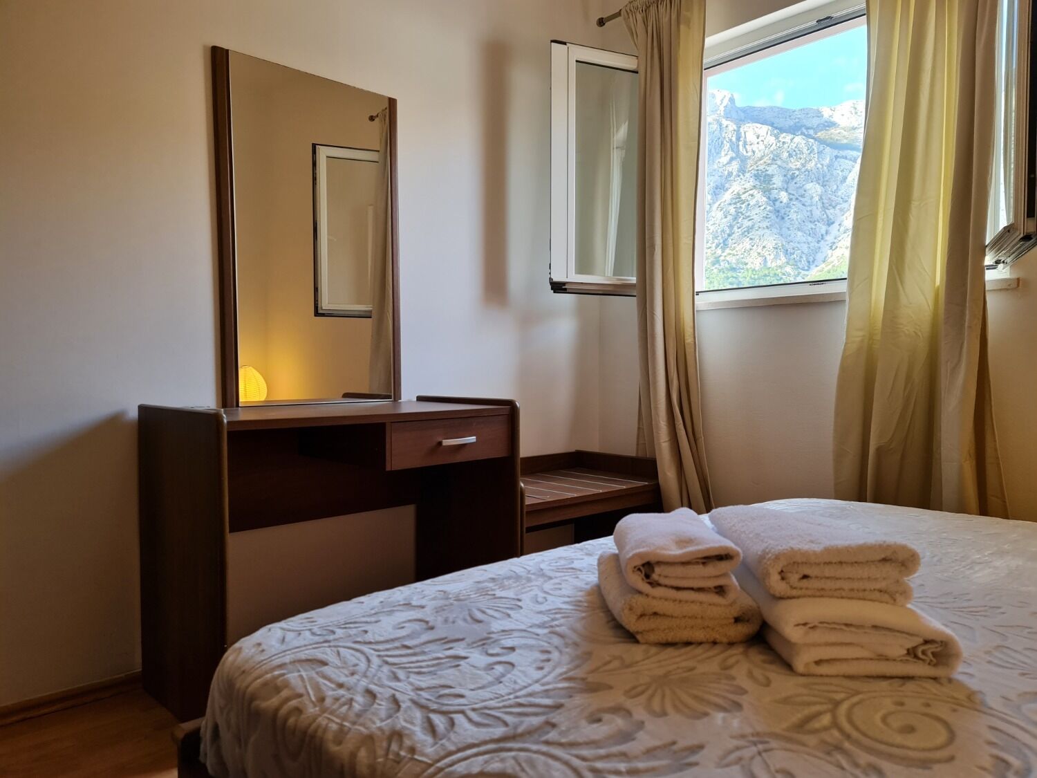 Apartments Dami 105201-A1