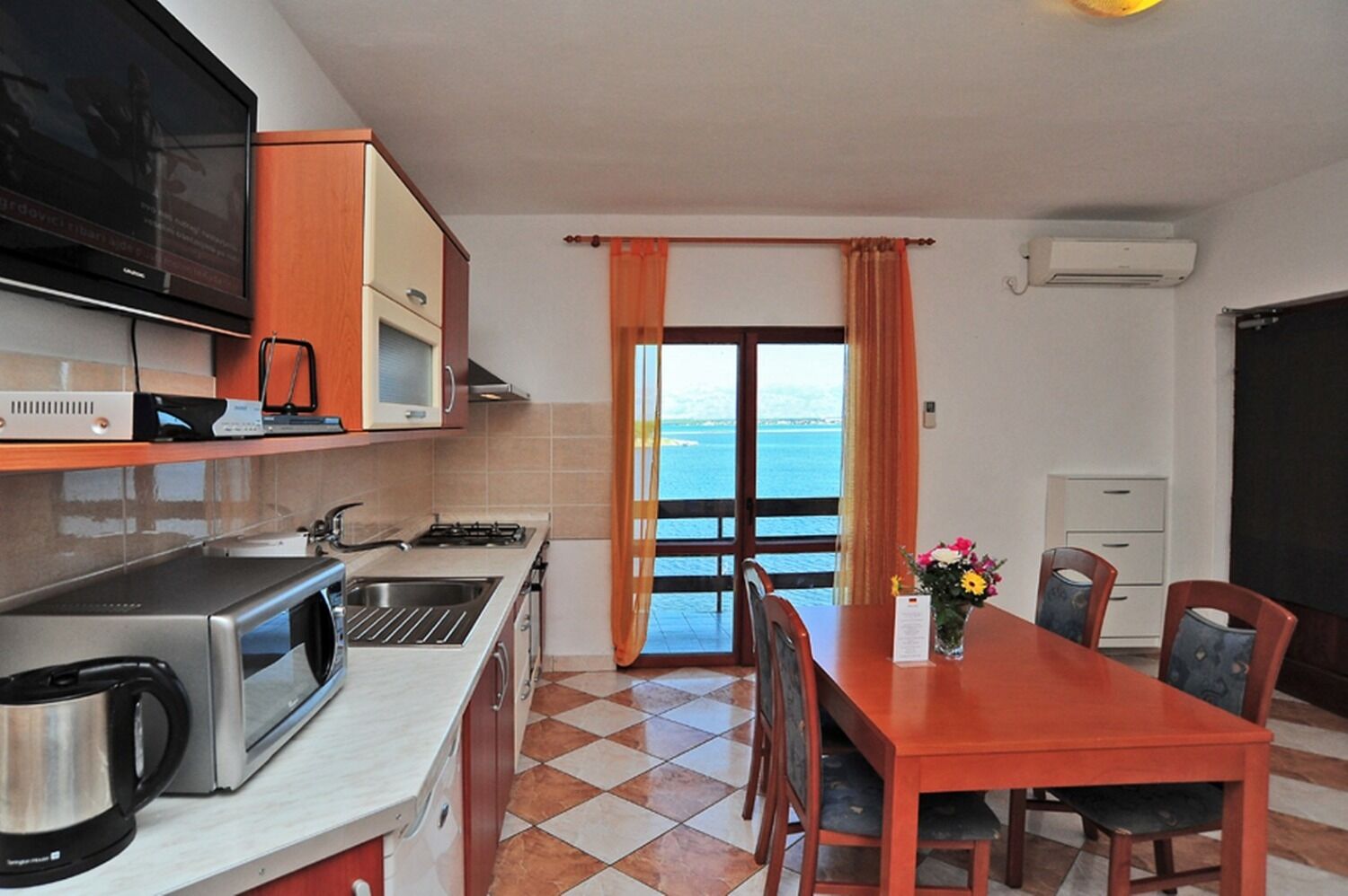 Apartments Ljilja 105211-A3