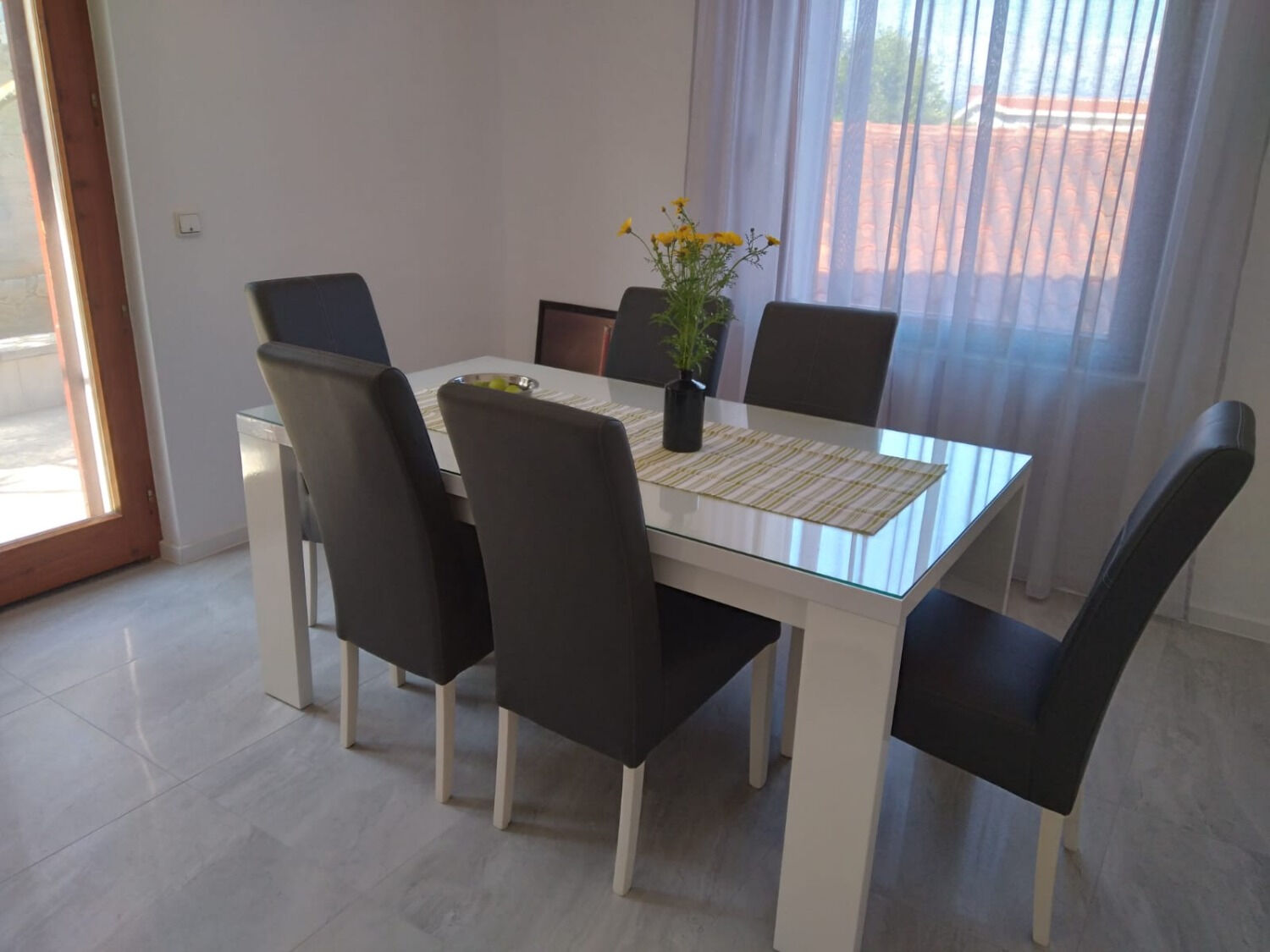 Room Ref 105241-A1