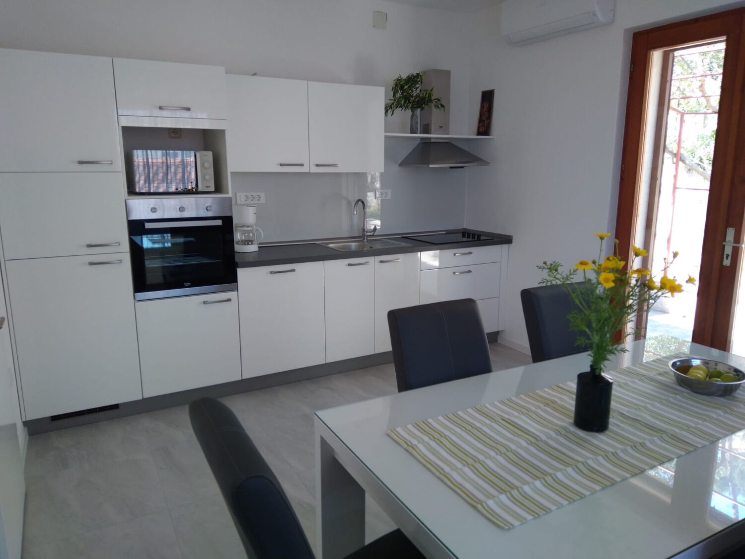Room Ref 105241-A1